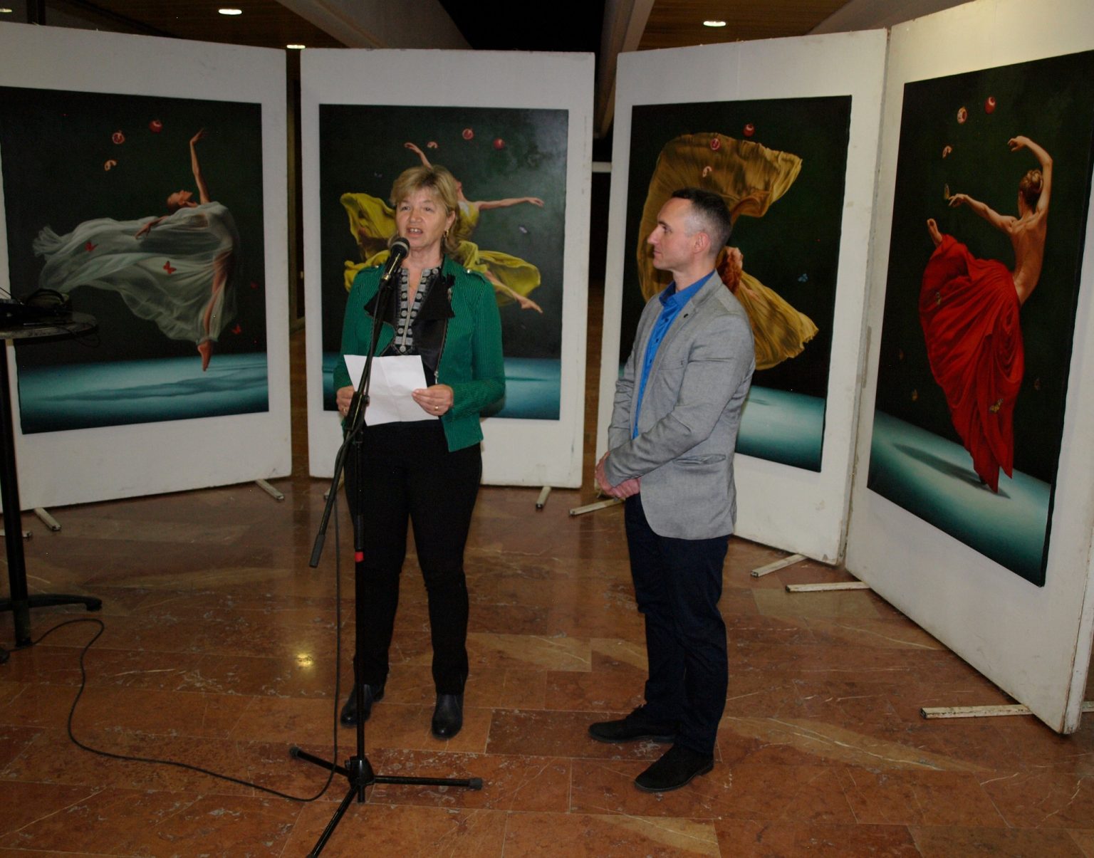 Izložba slika “Magični svet” Ivana Karafilovskog iz Crepaje otvorena u Galeriji MACUT u Novom Sadu