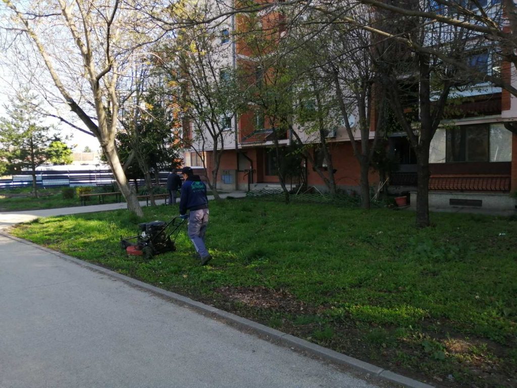 JKP "Zelenilo" započelo košenje javnih zelenih površina u gradu