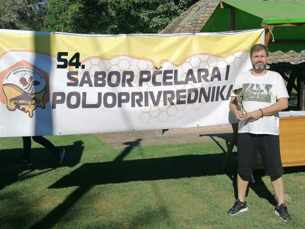 Vojkan Milutinović apsolutni pobednik Sabora pčelara u Devojačkom bunaru