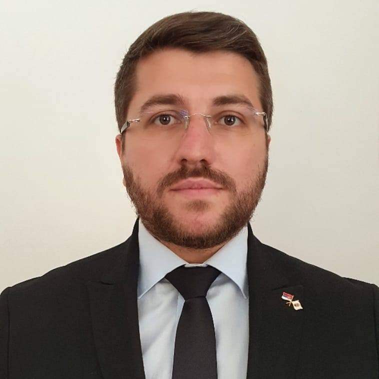 Narodni poslanik Marko Mladenović glasao na biračkom mestu u Jabuci